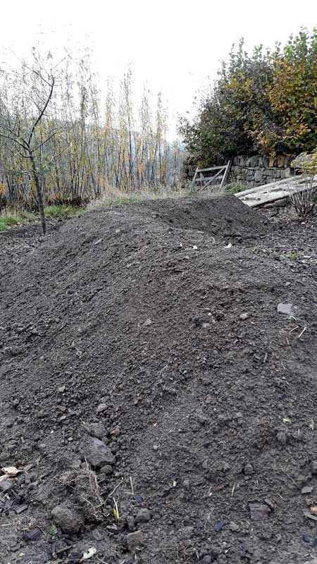 hugel-final hugel before planting